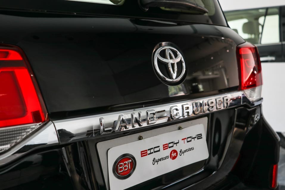 Toyota Land Cruiser LC200 VX