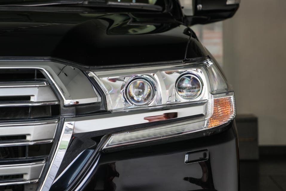 Toyota Land Cruiser LC200 VX