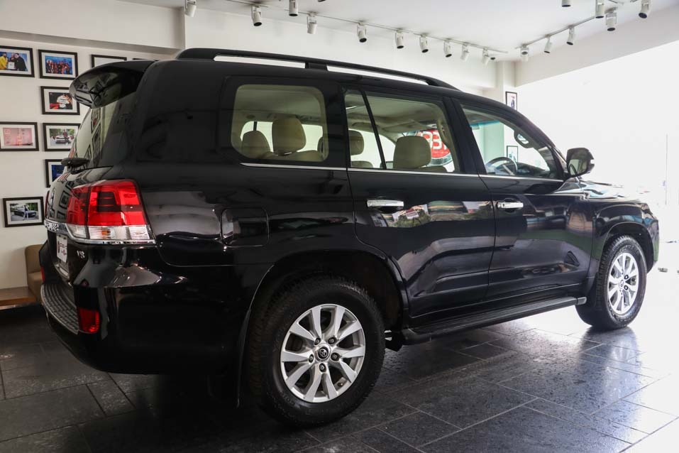 Toyota Land Cruiser LC200 VX