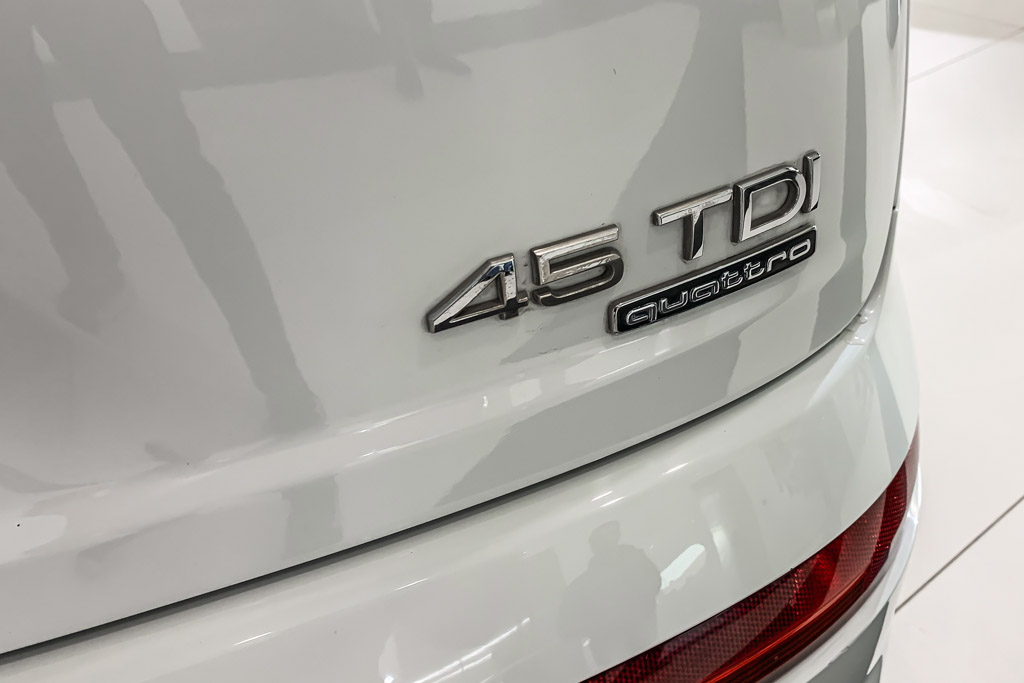 Audi Q7 'Premium Plus'