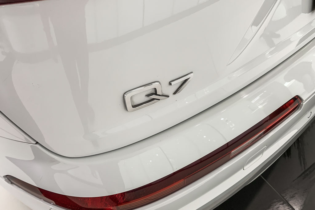 Audi Q7 'Premium Plus'
