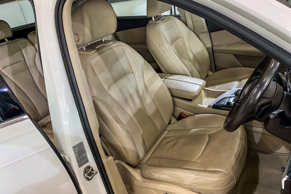 Audi Q7 'Premium Plus'