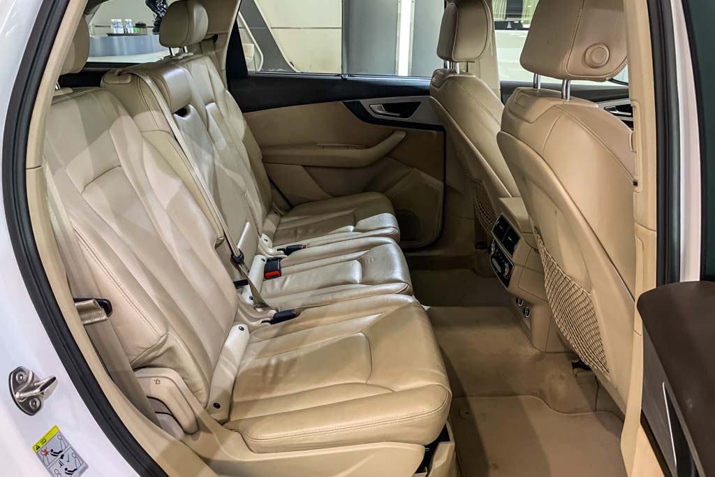 Audi Q7 'Premium Plus'