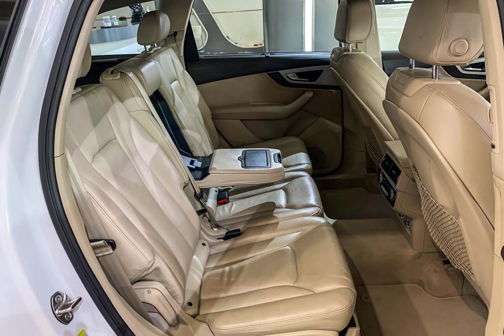 Audi Q7 'Premium Plus'