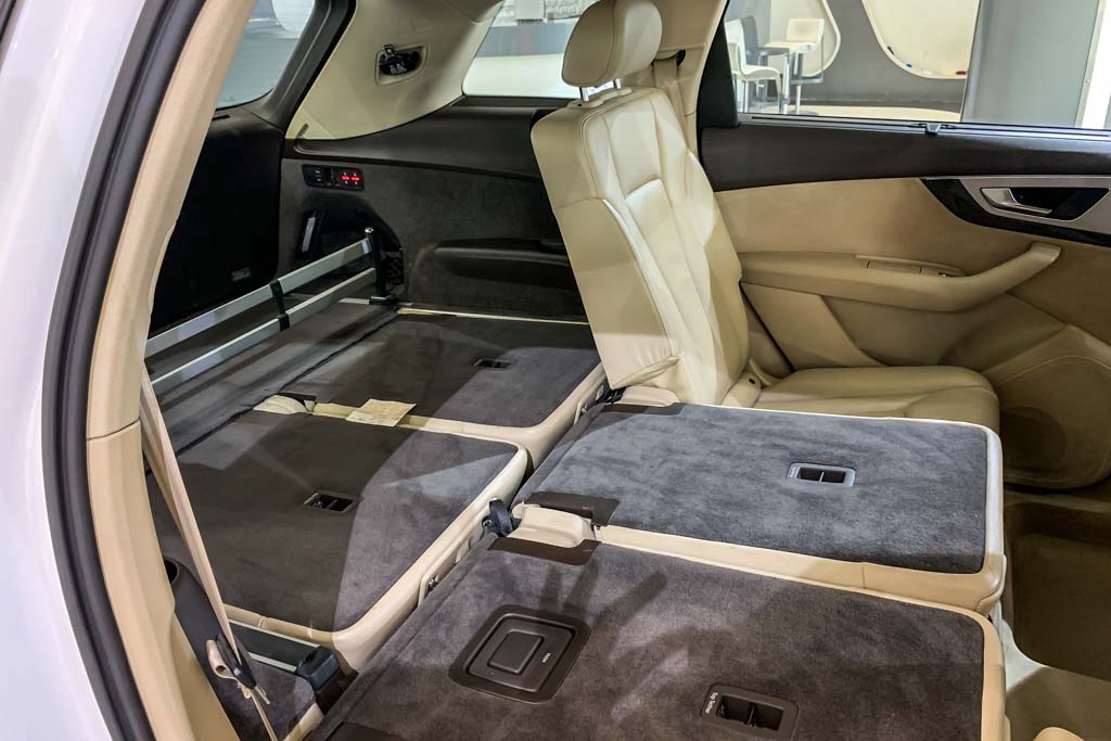 Audi Q7 'Premium Plus'