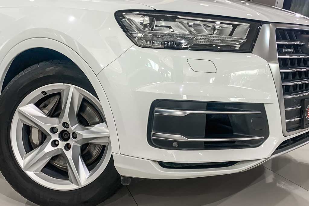 Audi Q7 'Premium Plus'