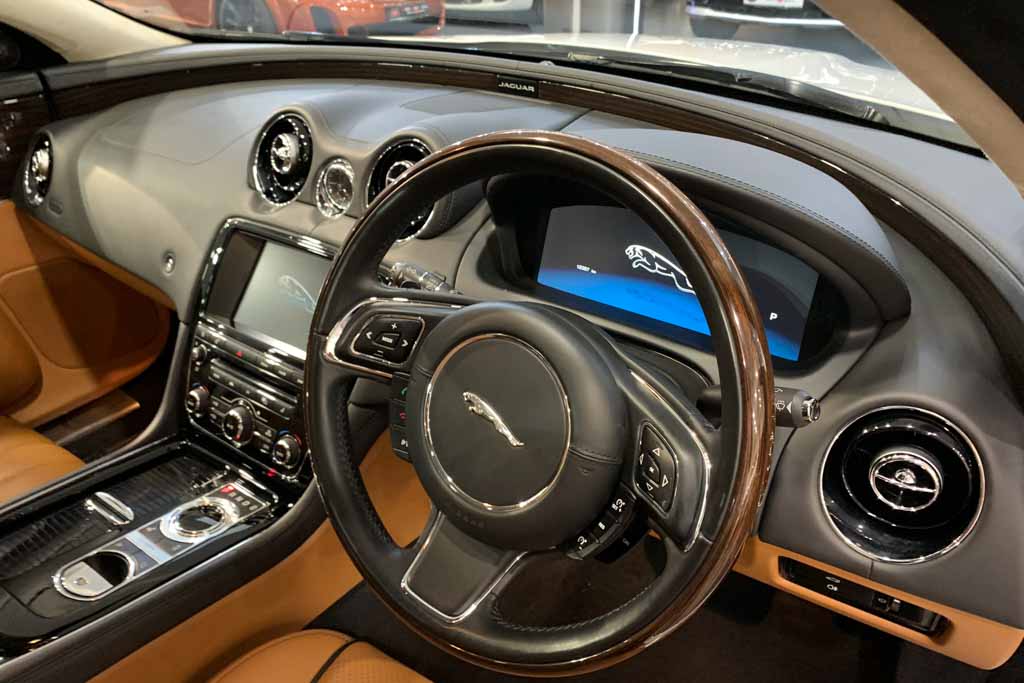 Jaguar XJL "Portfolio"