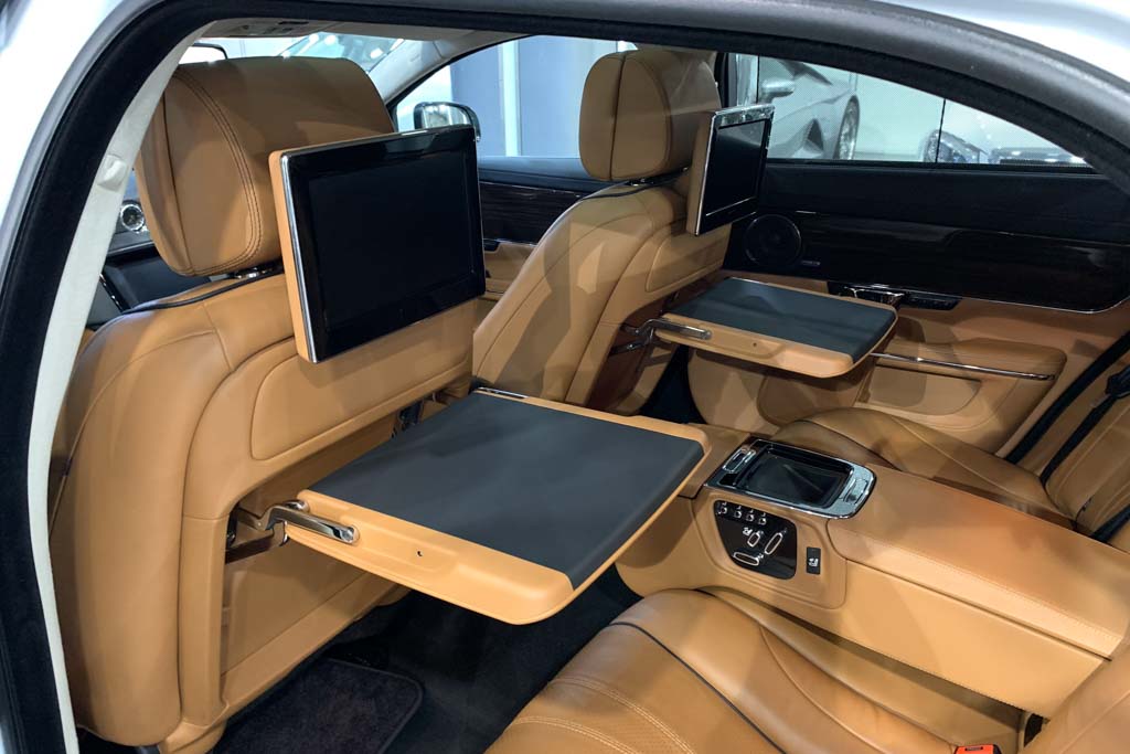 Jaguar XJL "Portfolio"