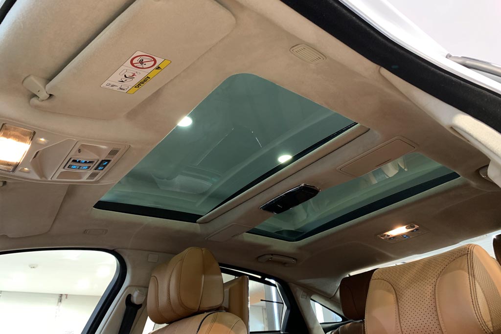 Jaguar XJL "Portfolio"