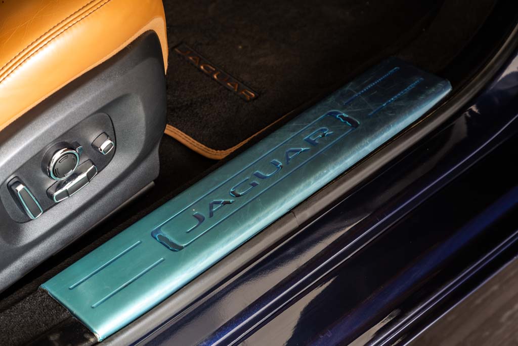 Jaguar XJL Portfolio