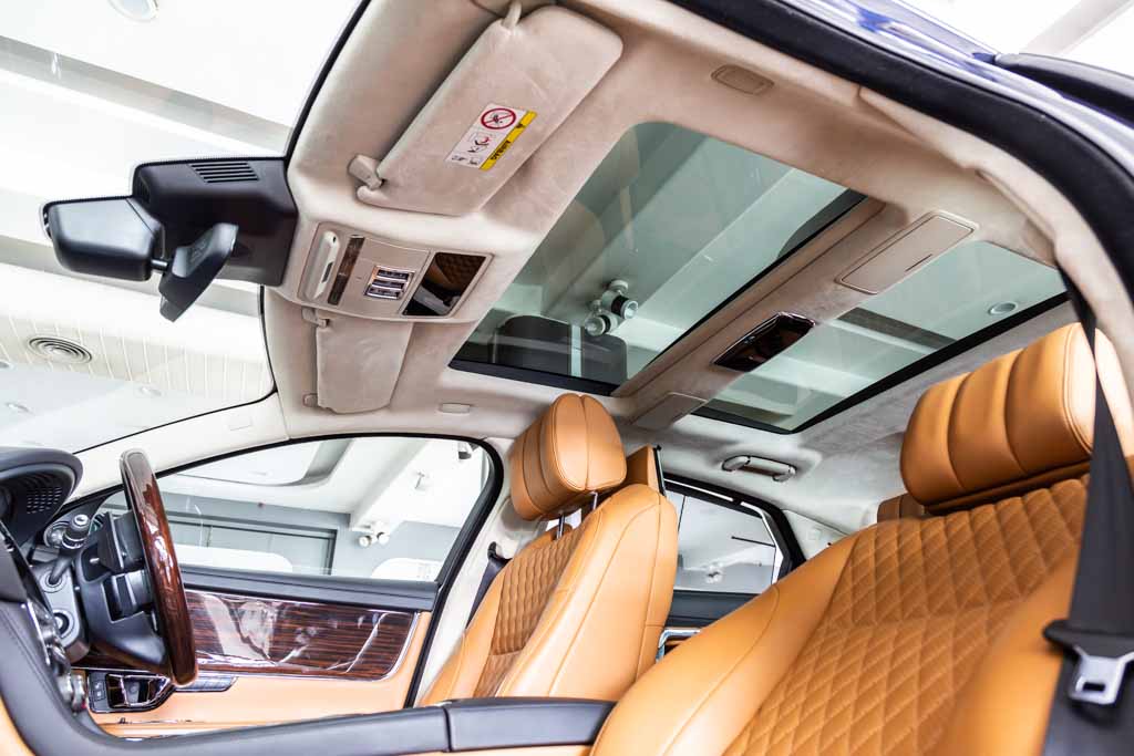 Jaguar XJL Portfolio