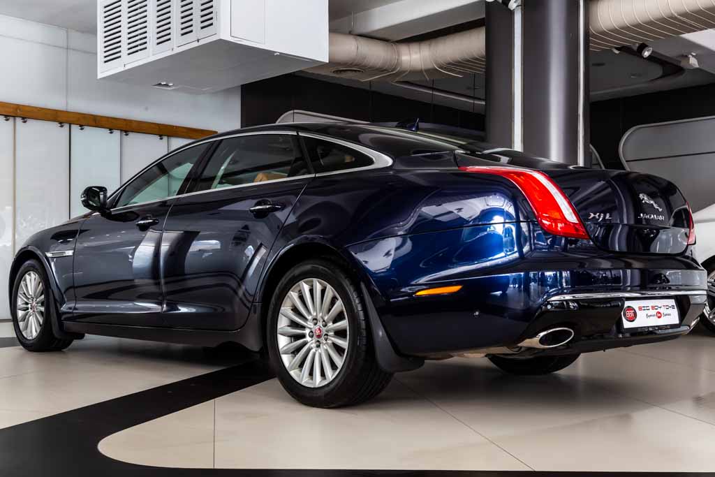 Jaguar XJL Portfolio