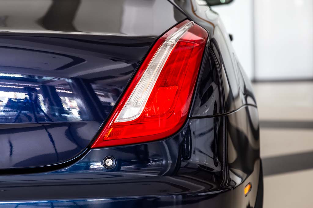 Jaguar XJL Portfolio