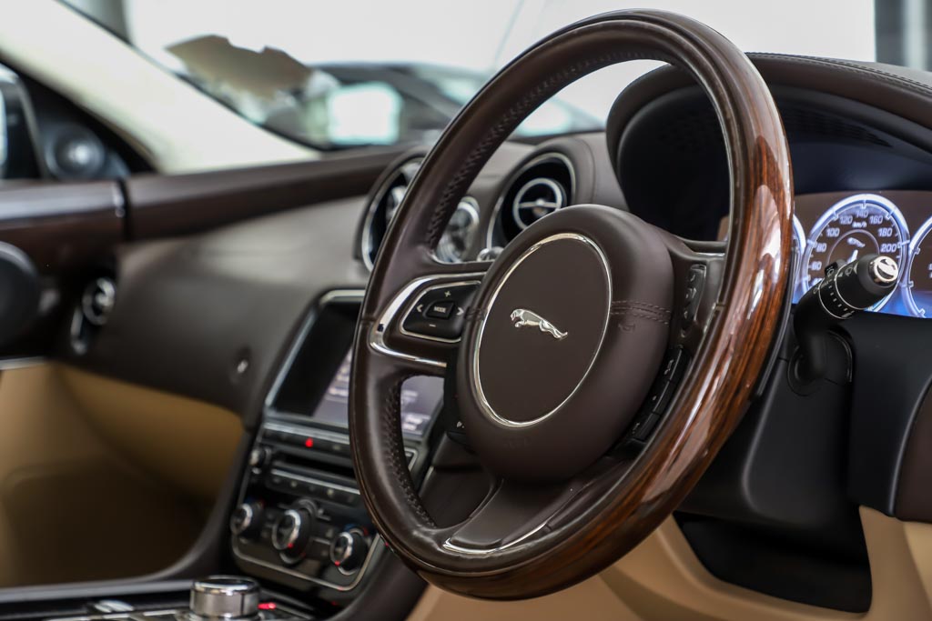 Jaguar XJL Portfolio