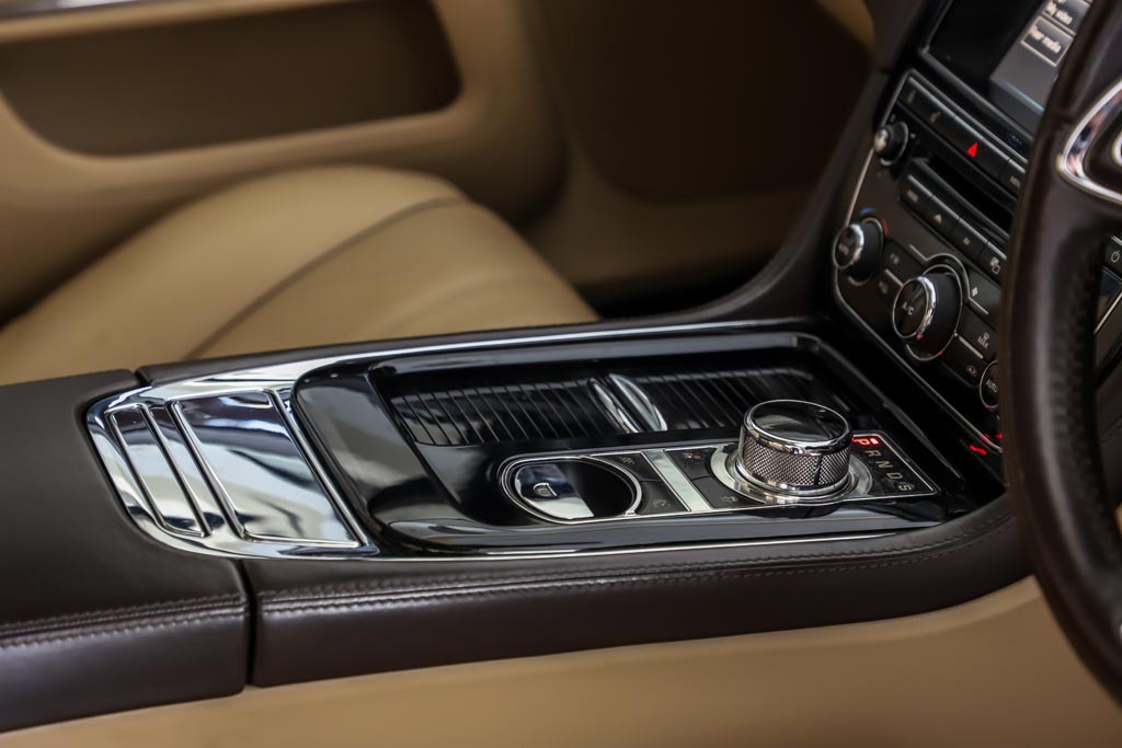 Jaguar XJL Portfolio