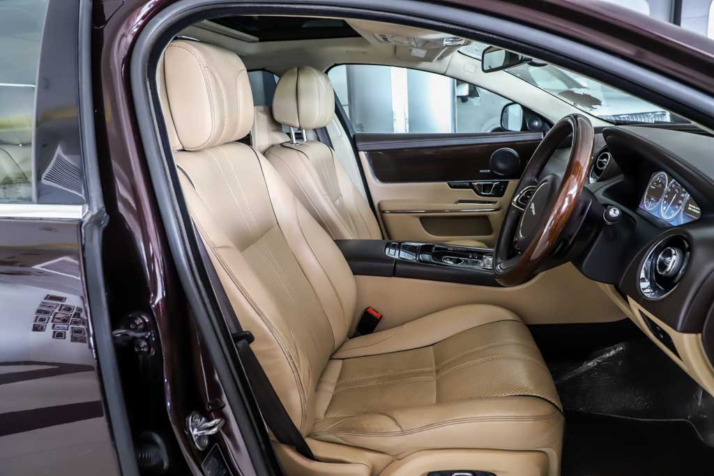 Jaguar XJL Portfolio
