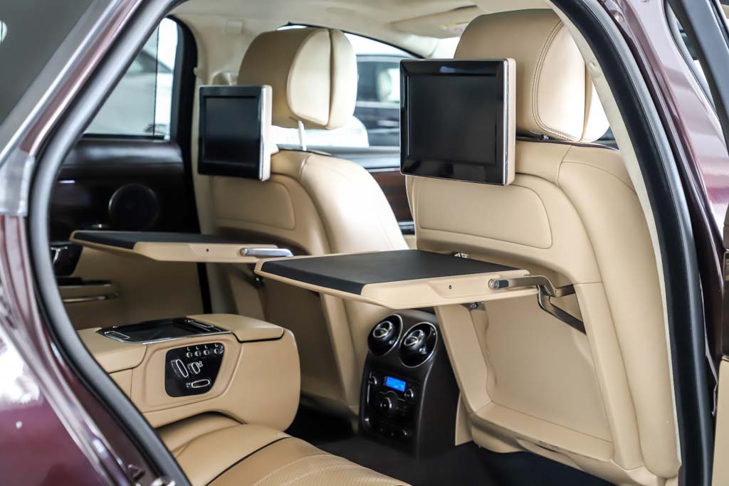 Jaguar XJL Portfolio