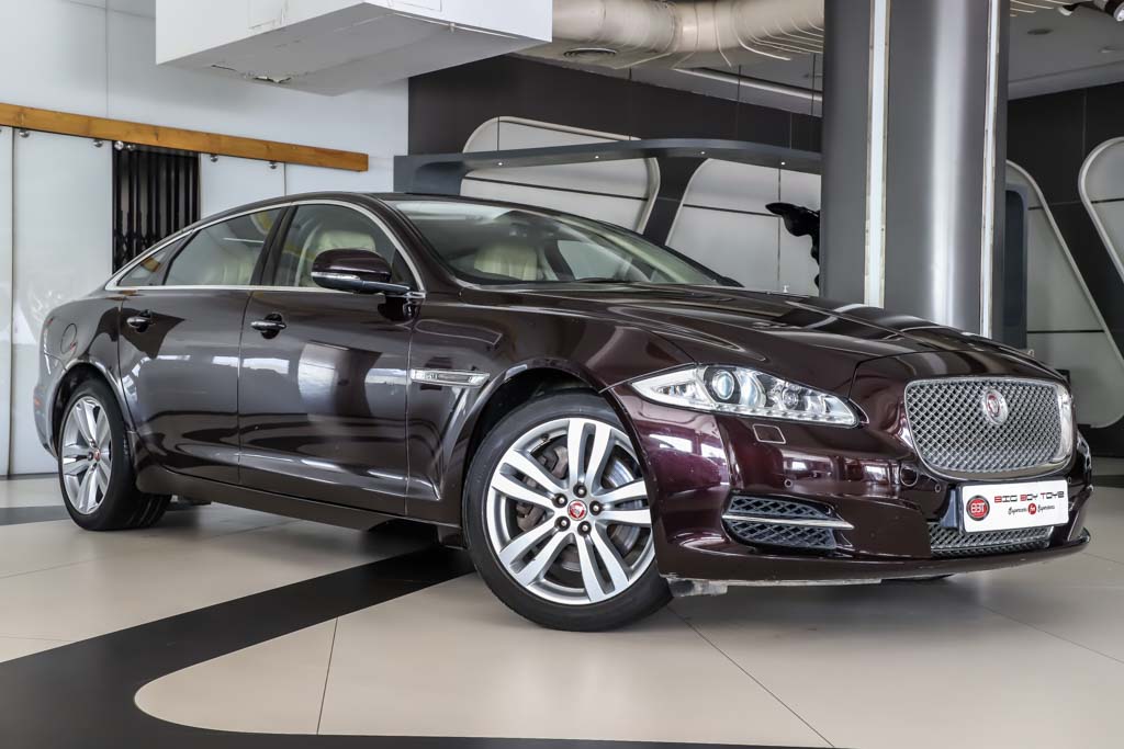 Jaguar XJL Portfolio