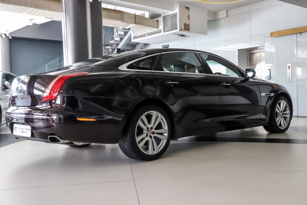 Jaguar XJL Portfolio