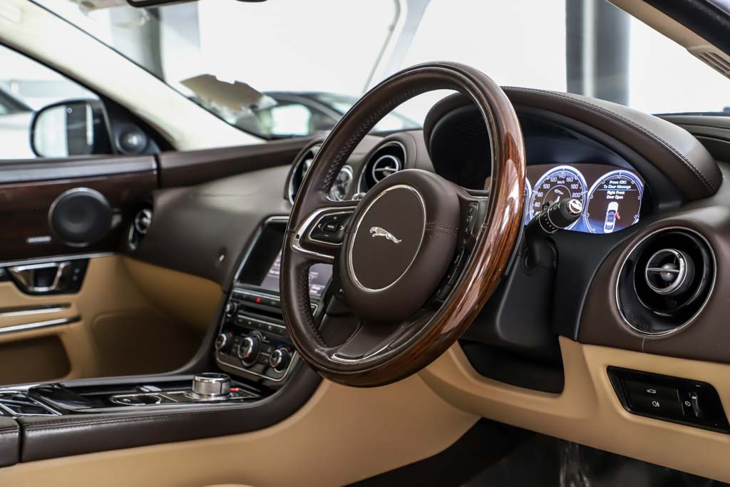 Jaguar XJL Portfolio