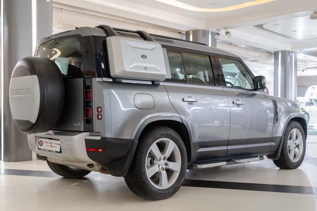 Land Rover Defender 110 P300 HSE