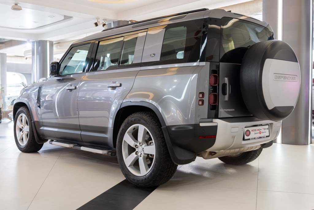 Land Rover Defender 110 P300 HSE