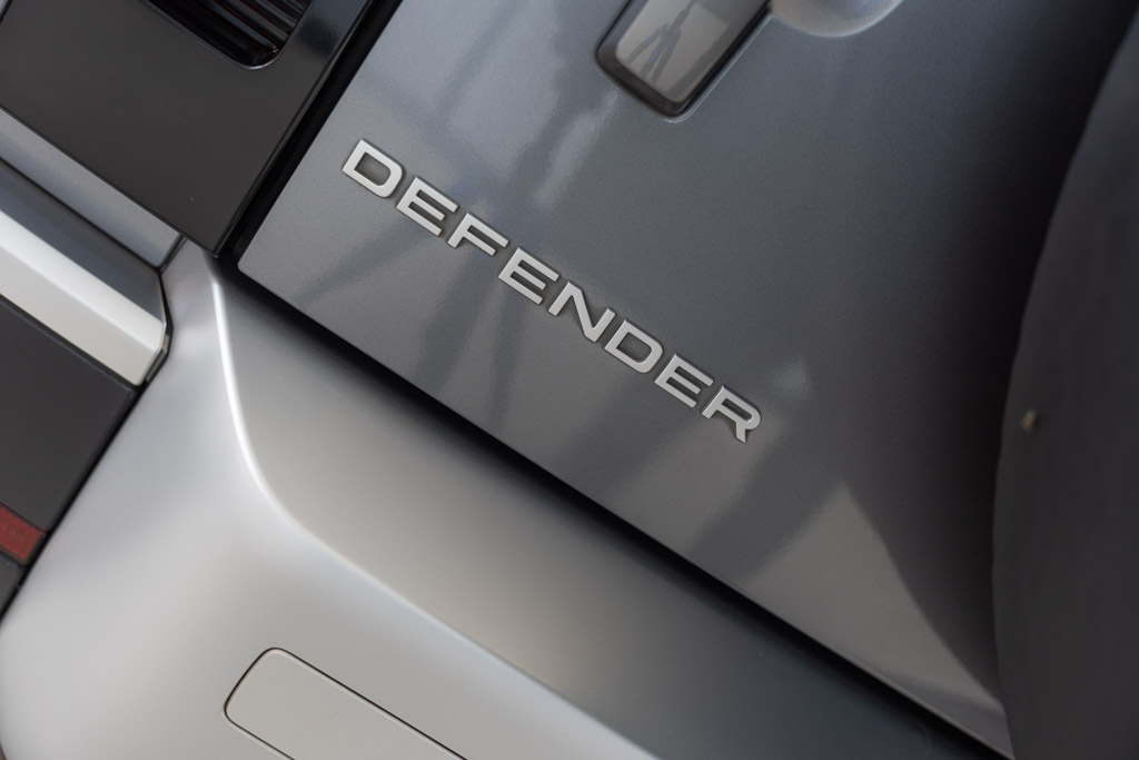 Land Rover Defender 110 P300 HSE