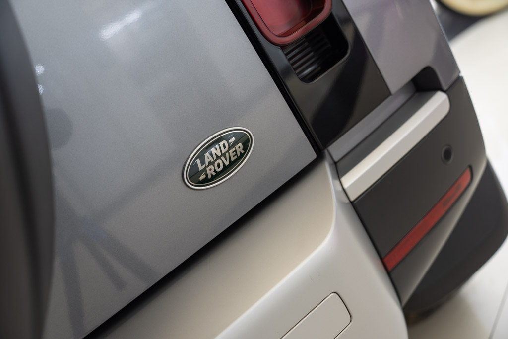 Land Rover Defender 110 P300 HSE