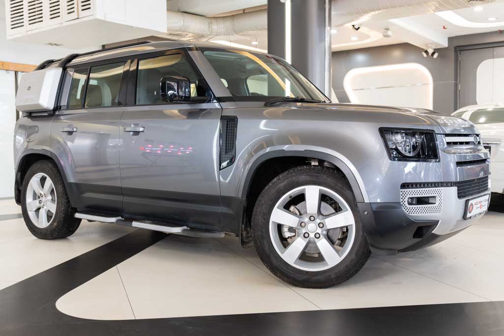 Land Rover Defender 110 P300 HSE