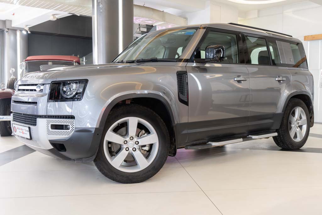 Land Rover Defender 110 P300 HSE