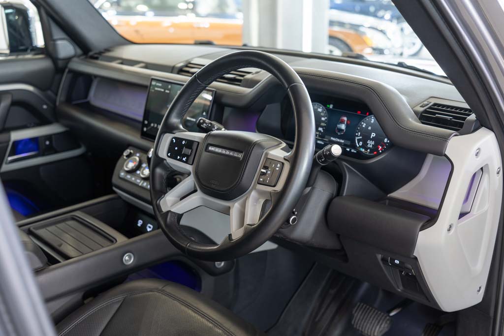 Land Rover Defender 110 P300 HSE