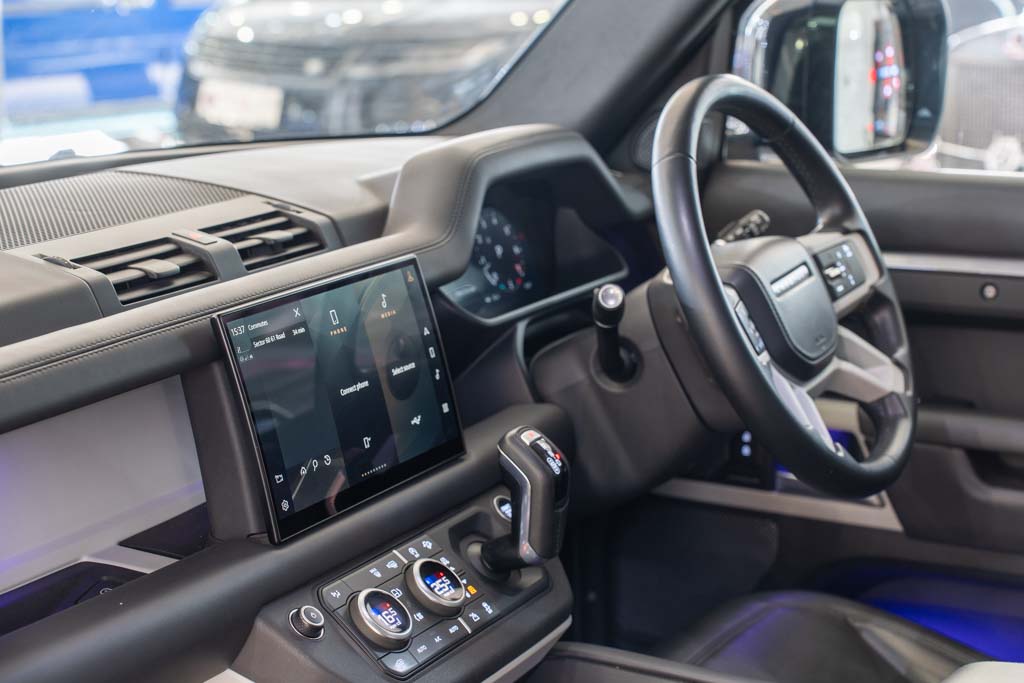 Land Rover Defender 110 P300 HSE