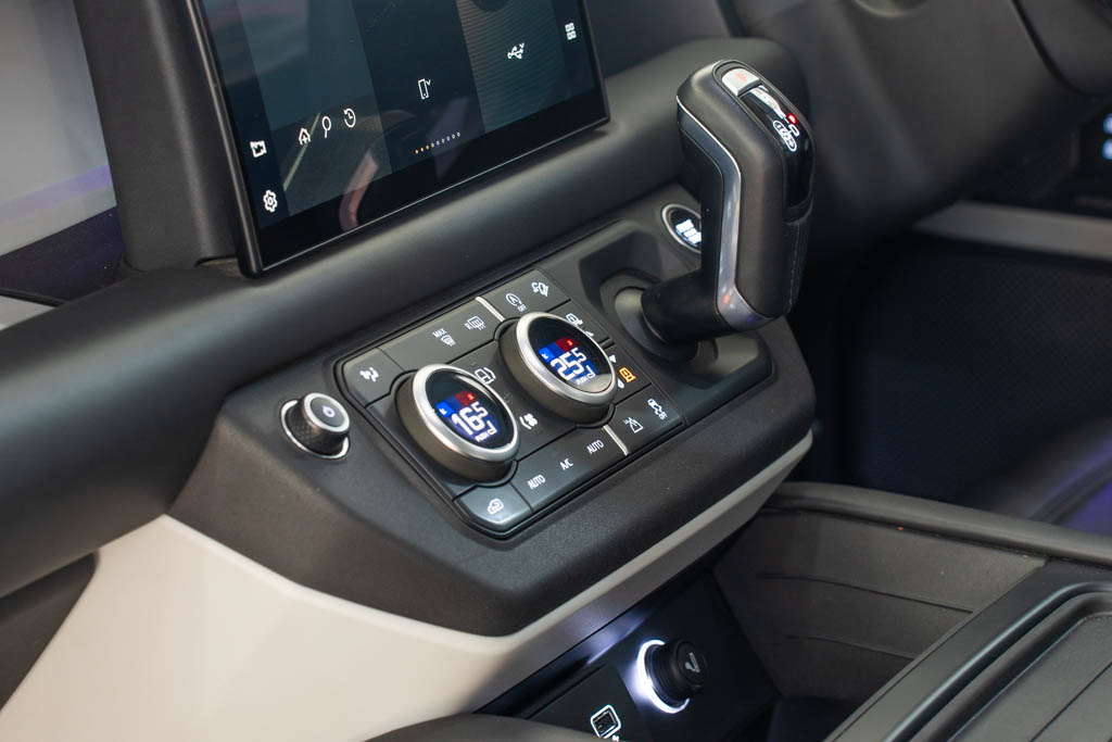 Land Rover Defender 110 P300 HSE