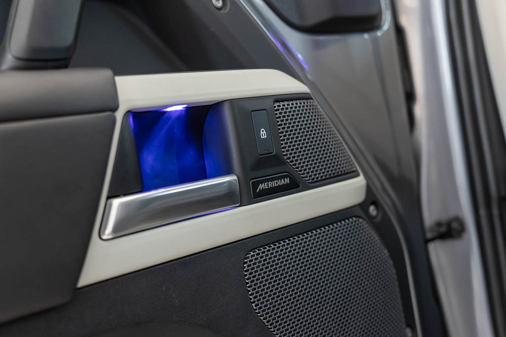 Land Rover Defender 110 P300 HSE