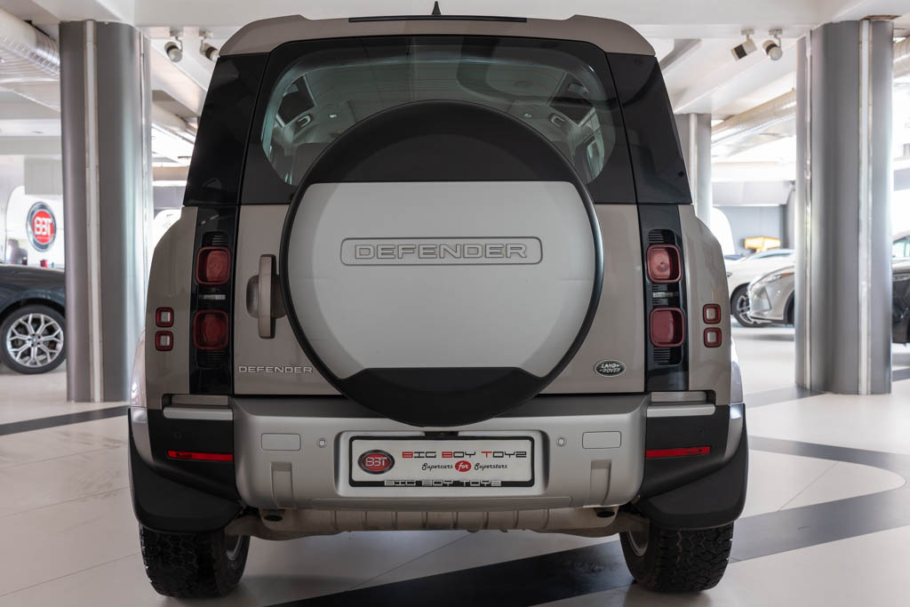 LAND ROVER DEFENDER 110 P300 HSE