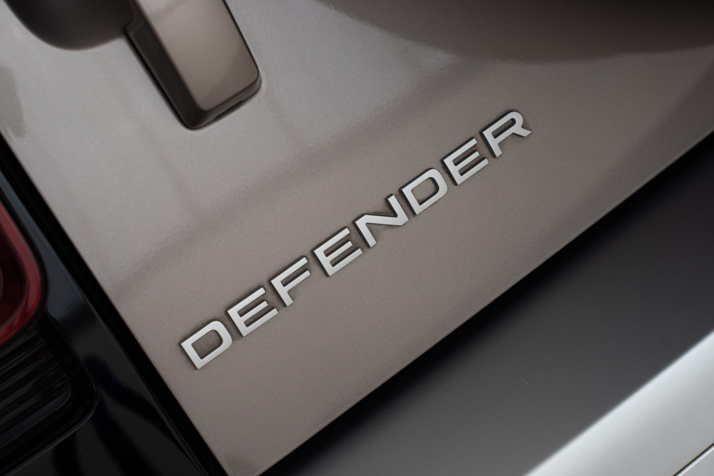 LAND ROVER DEFENDER 110 P300 HSE