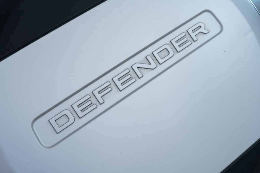 LAND ROVER DEFENDER 110 P300 HSE