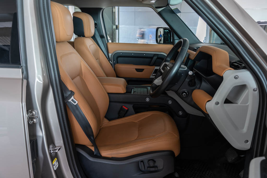 LAND ROVER DEFENDER 110 P300 HSE