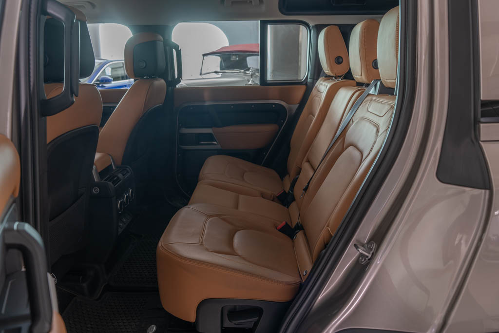 LAND ROVER DEFENDER 110 P300 HSE