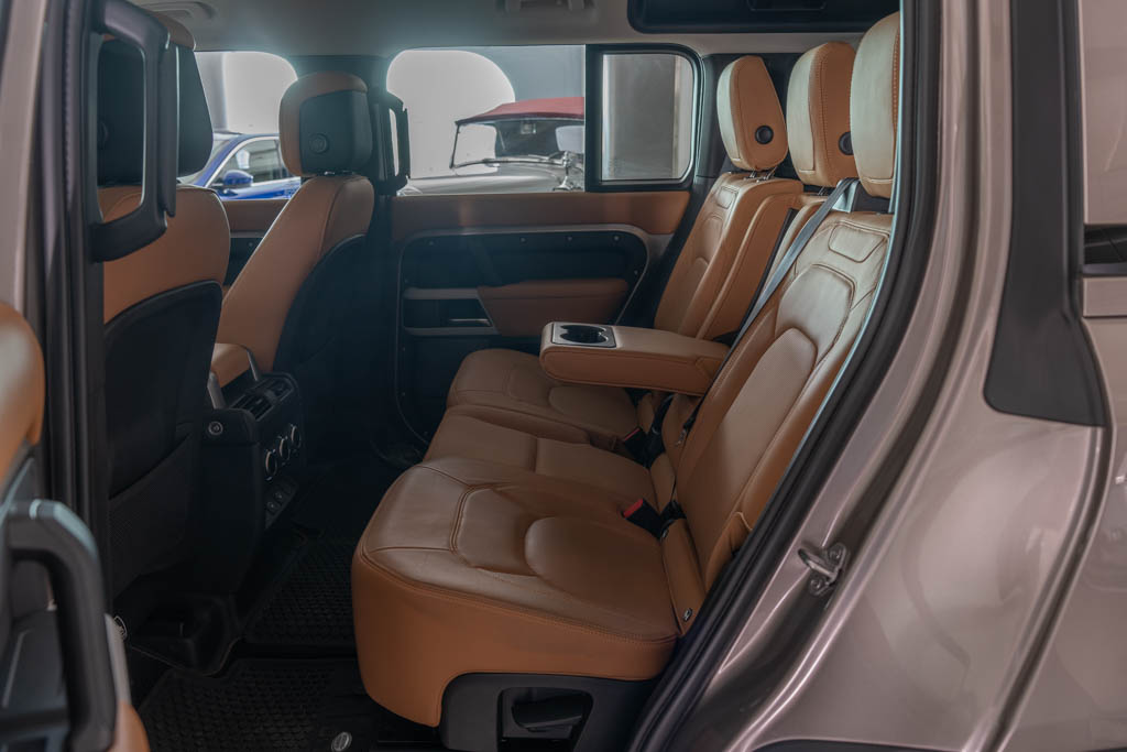 LAND ROVER DEFENDER 110 P300 HSE