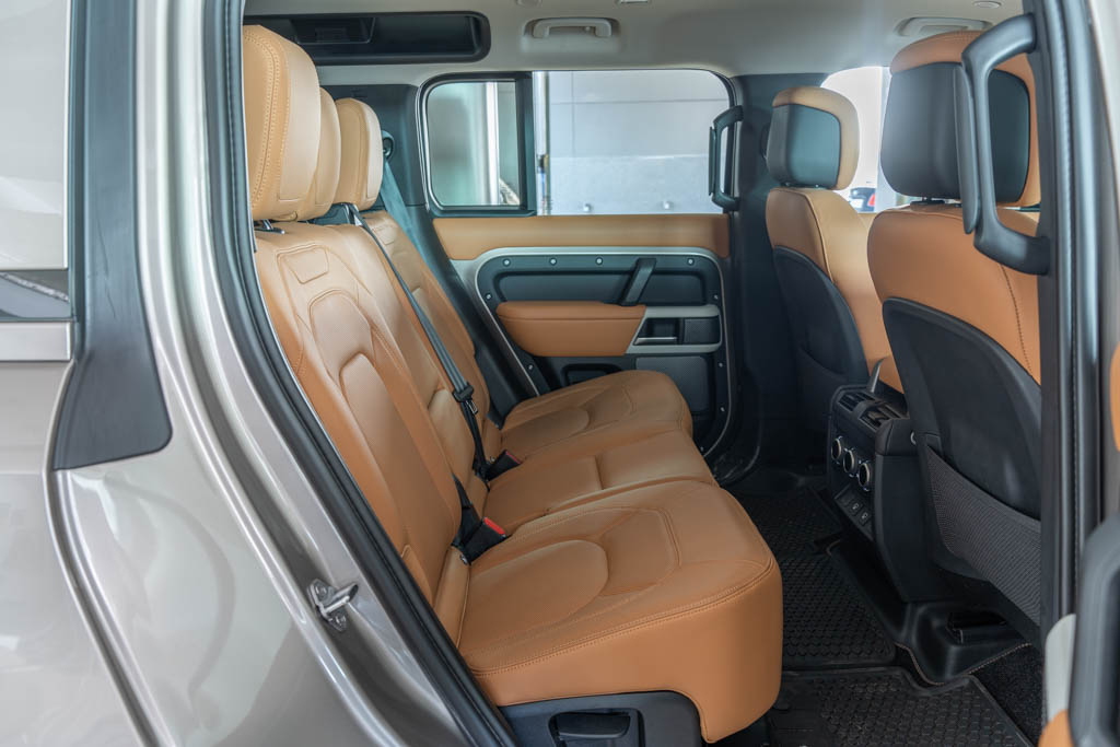 LAND ROVER DEFENDER 110 P300 HSE