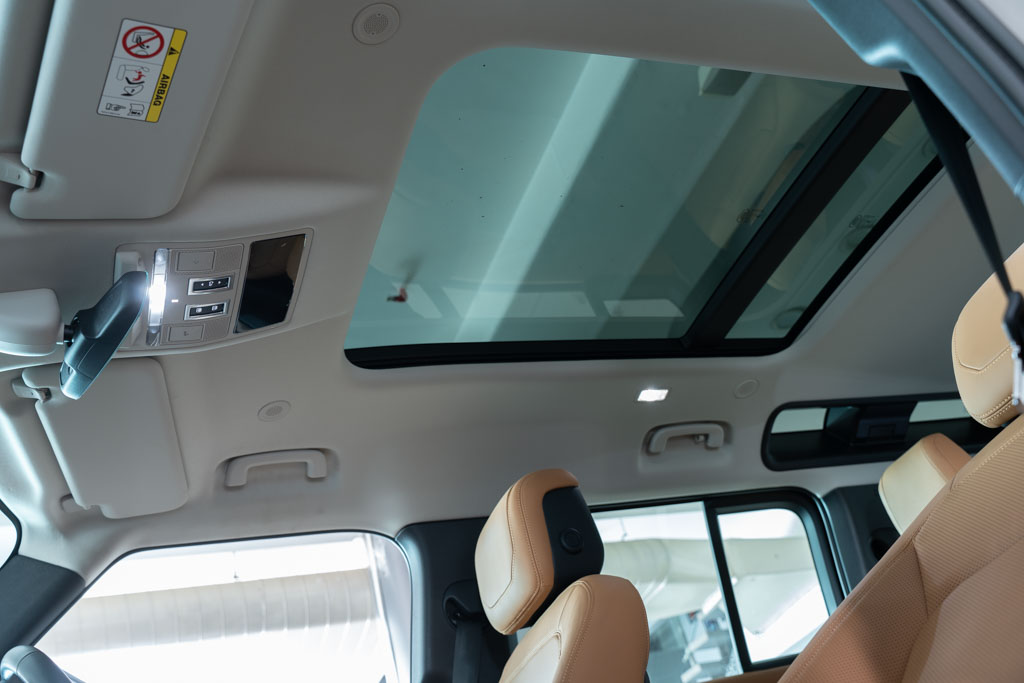 LAND ROVER DEFENDER 110 P300 HSE