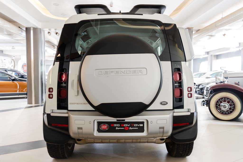 LAND ROVER DEFENDER 110 P300 SE