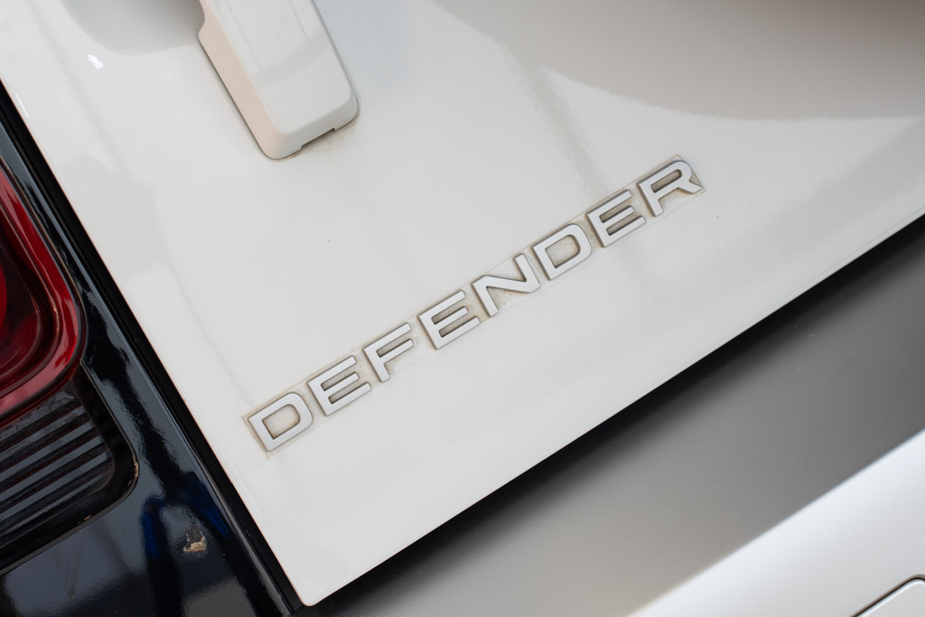 LAND ROVER DEFENDER 110 P300 SE