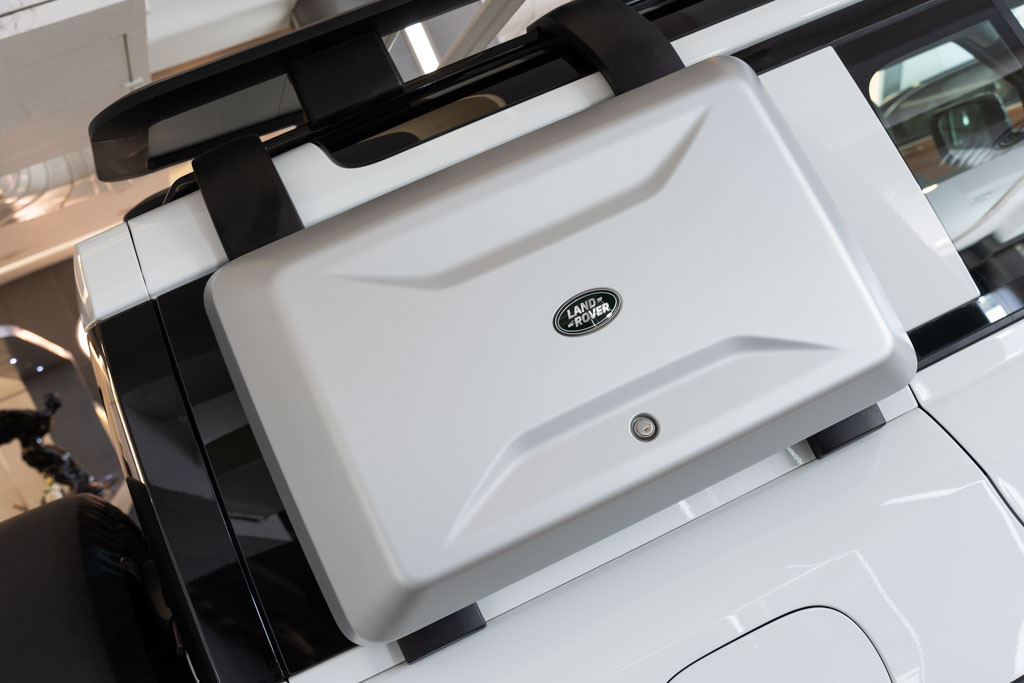 LAND ROVER DEFENDER 110 P300 SE