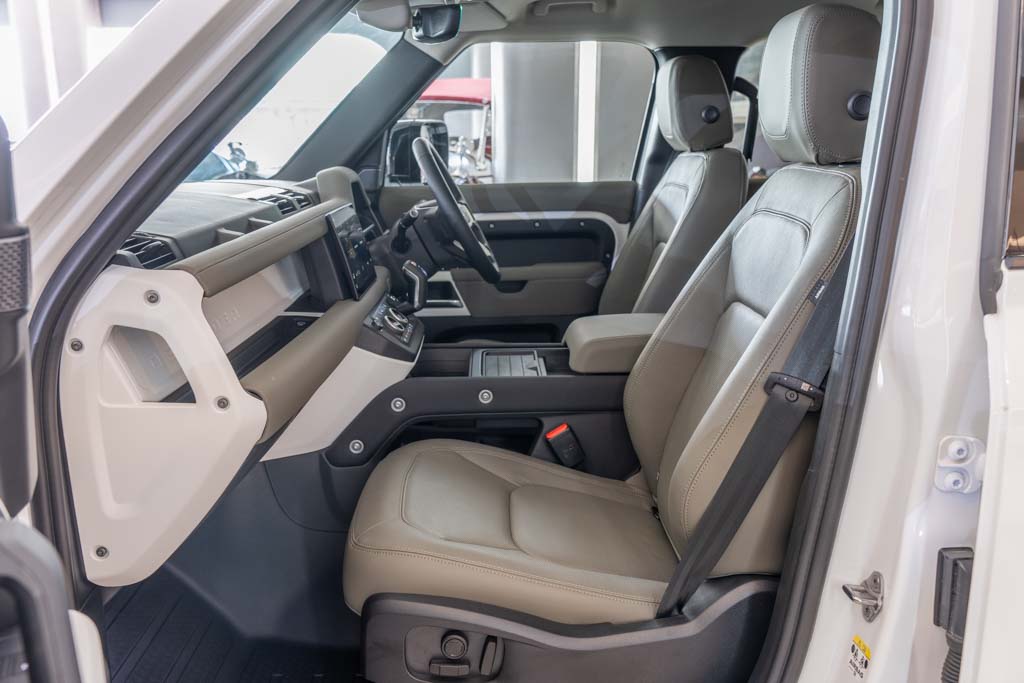 LAND ROVER DEFENDER 110 P300 SE