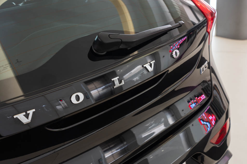 VOLVO V40 D3 R Design