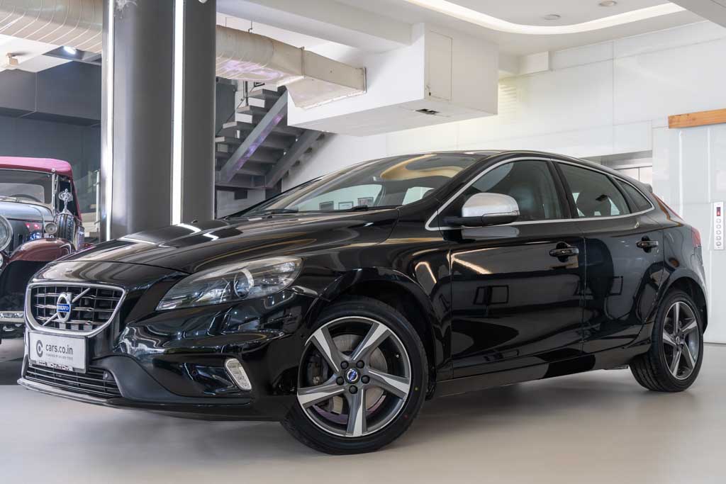 VOLVO V40 D3 R Design