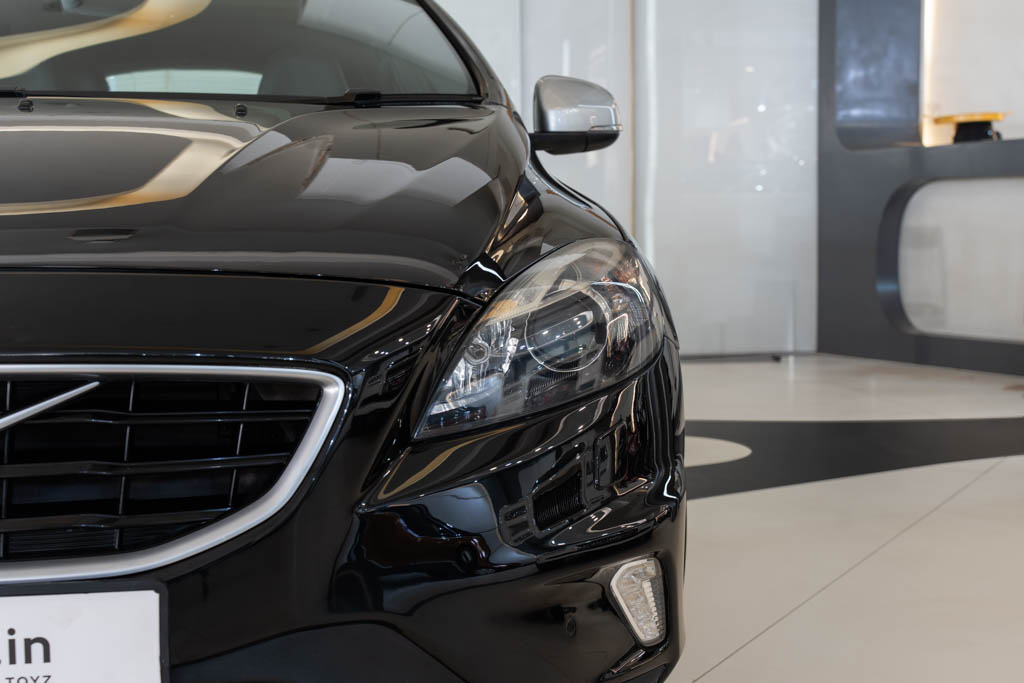 VOLVO V40 D3 R Design