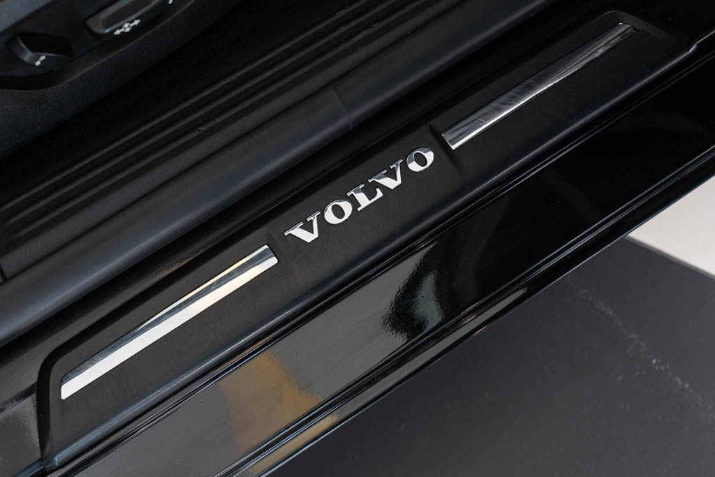 VOLVO V40 D3 R Design